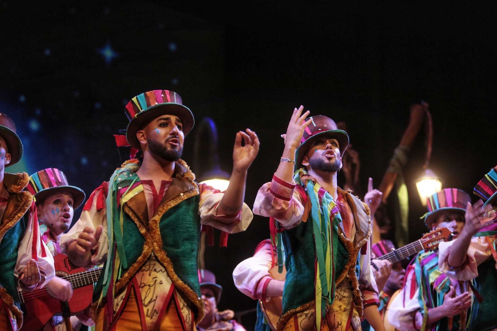 La comparsa "Cantando bajo la lluvia"