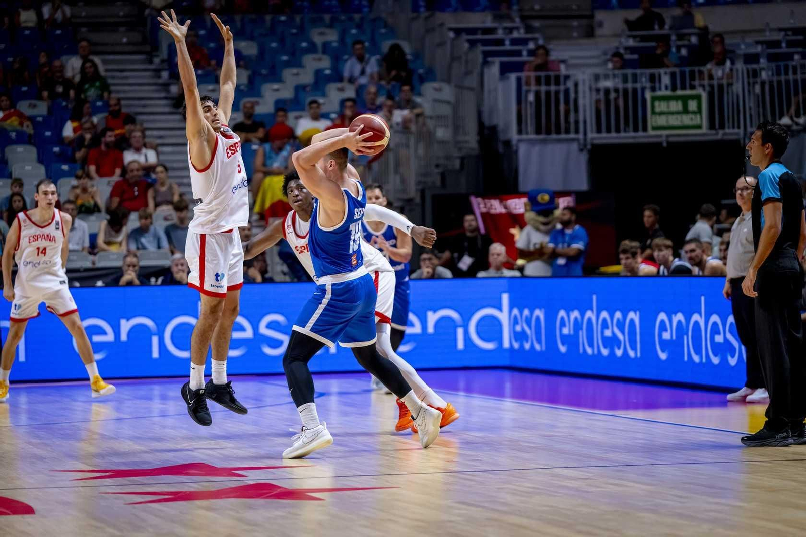 España B-República Checa, en fotos
