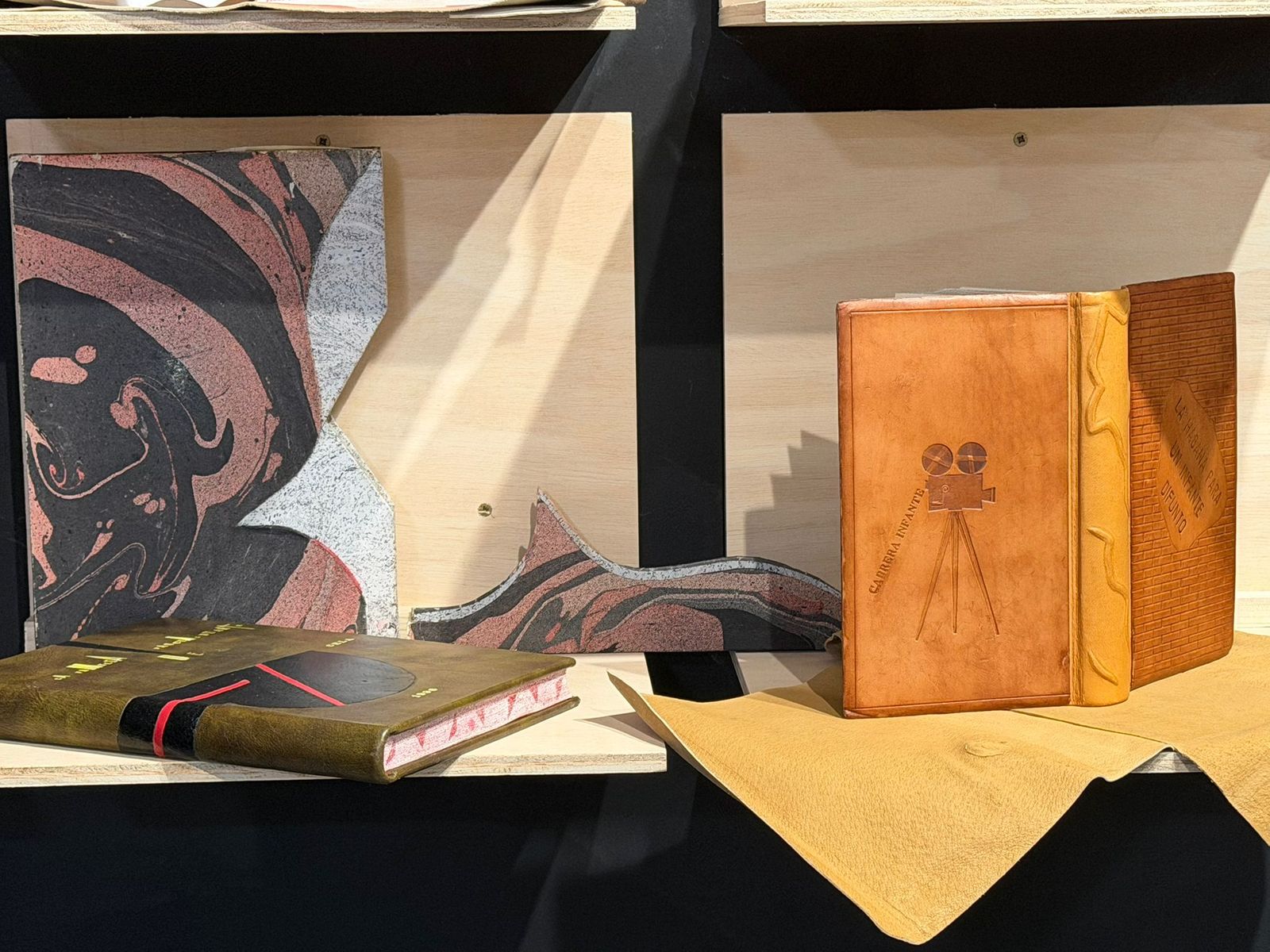 Una de las encuadernaciones de la exposición Tiempos de Secado