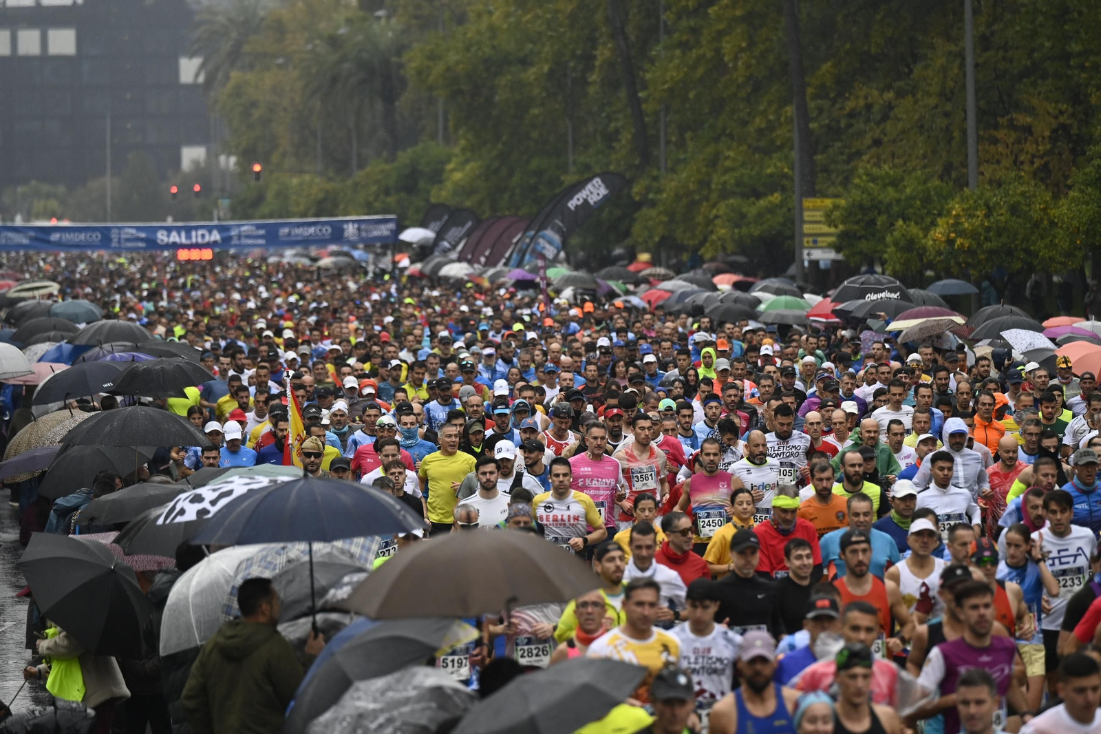 Las mejores fotos de la espectacular salida de la Media Maratón de Córdoba 2025