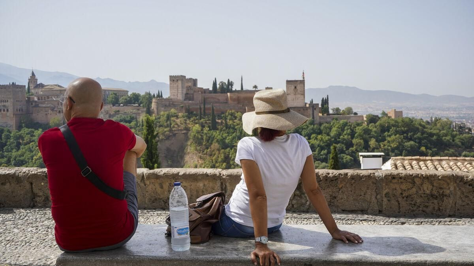 Compartir un momento mágico en el mirador de San Nicolás Compartir un momento mágico en el mirador de San Nicolás