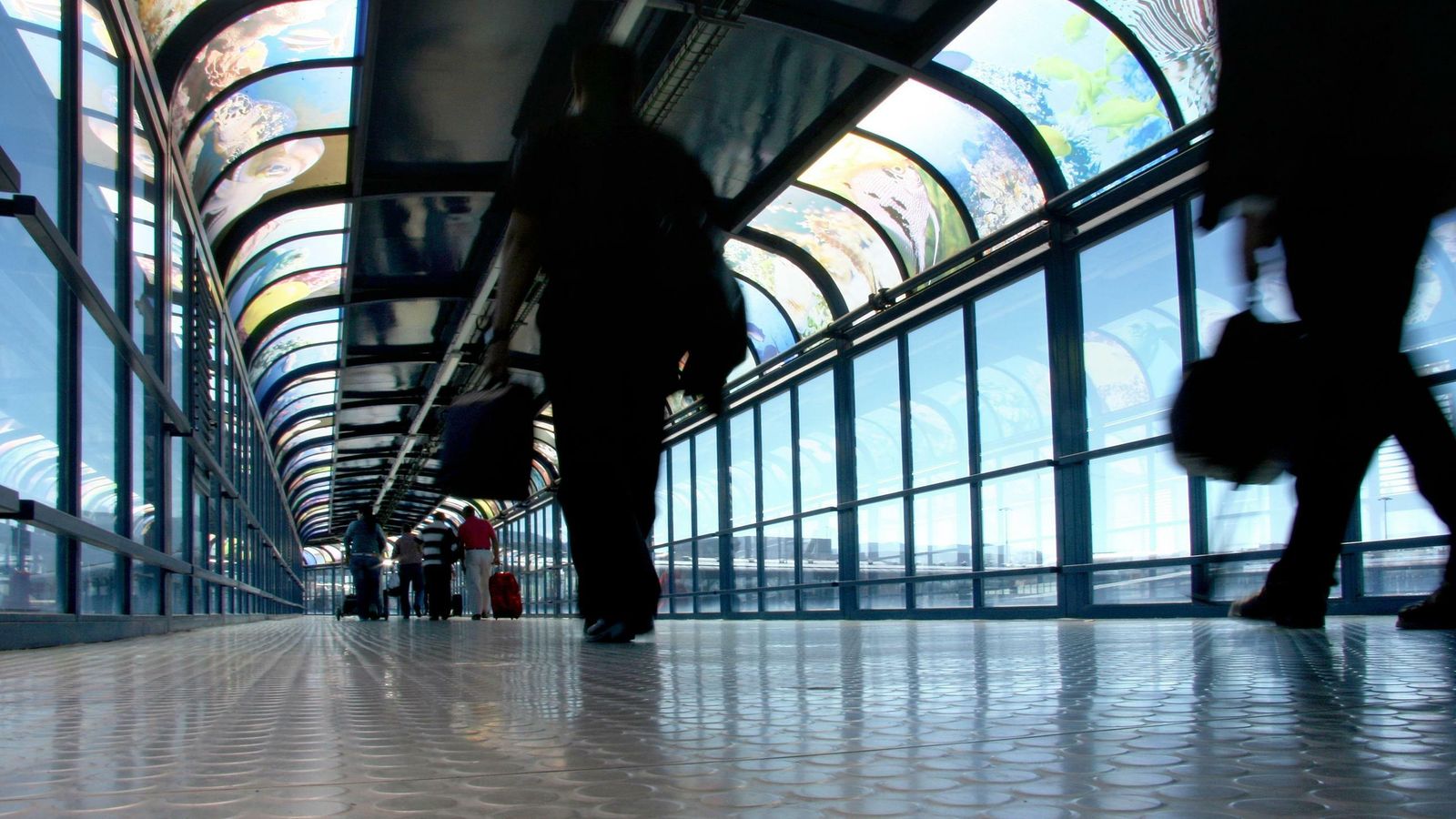 Túneles de embarque de la Estación Marítima de Algeciras.