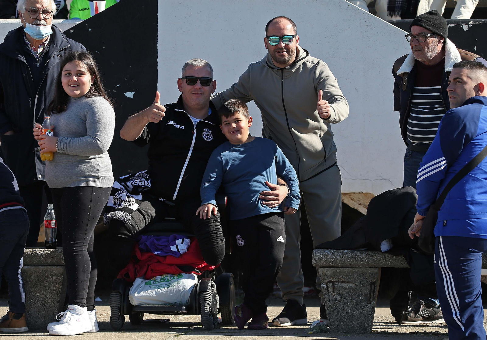 Fotos de la afición en el Municipal durante el Balona - Pontevedra