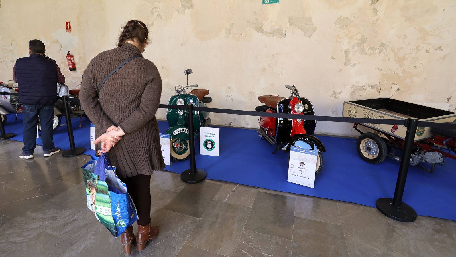 Exposición de motos clásicas en los Claustros