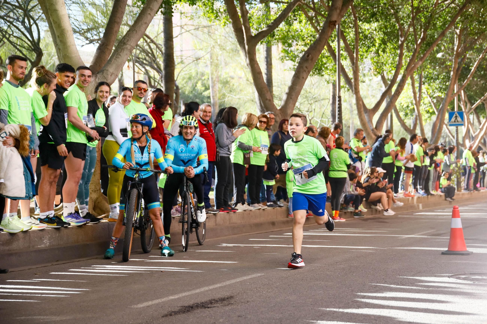 Imágenes de la Carrera contra el Cáncer de Almería