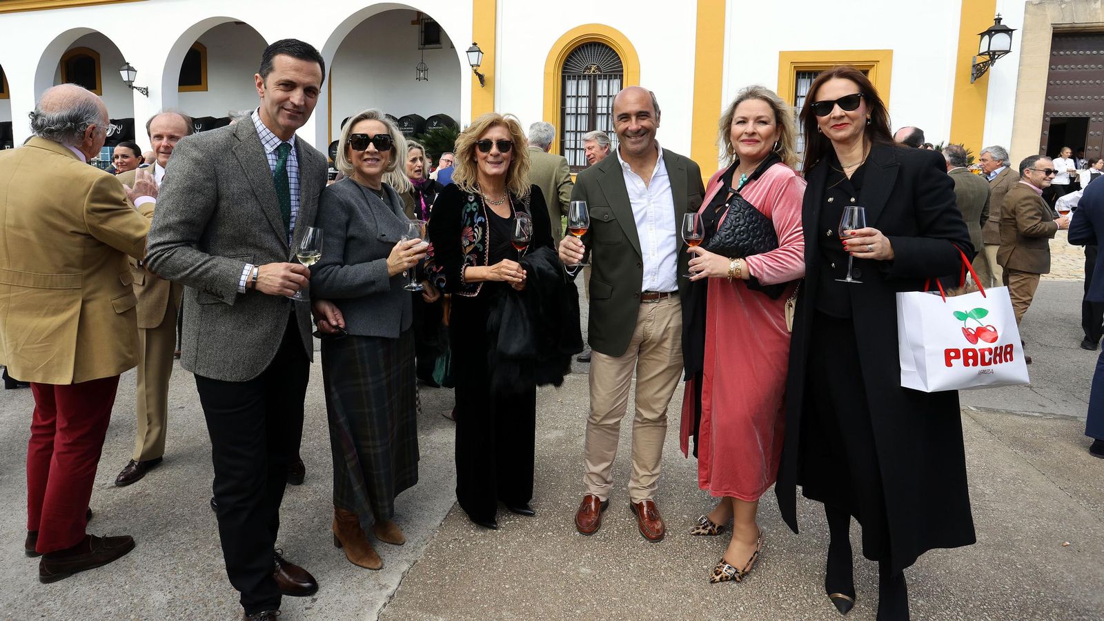 II Almuerzo Solidario de la Guardia Romana de la Hermandad del Transporte en Jerez