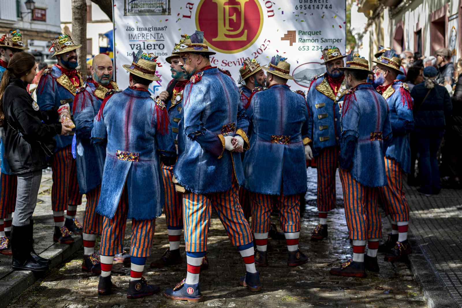 Las imágenes del segundo sábado de Carnaval de Cádiz 2025: Carrusel de coros bajo la lluvia