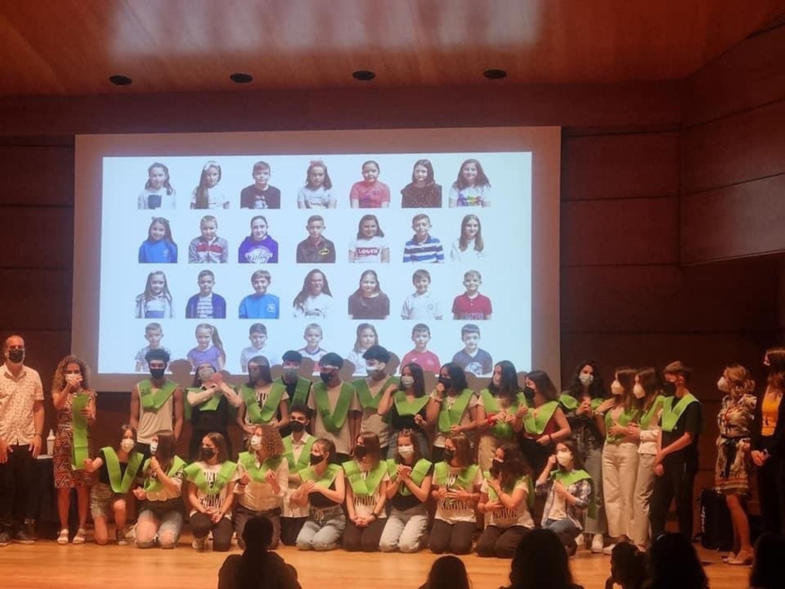El grupo de teatro IES Sánchez Mesa de Otura (Granada) recibe el 'Premio Destacando’