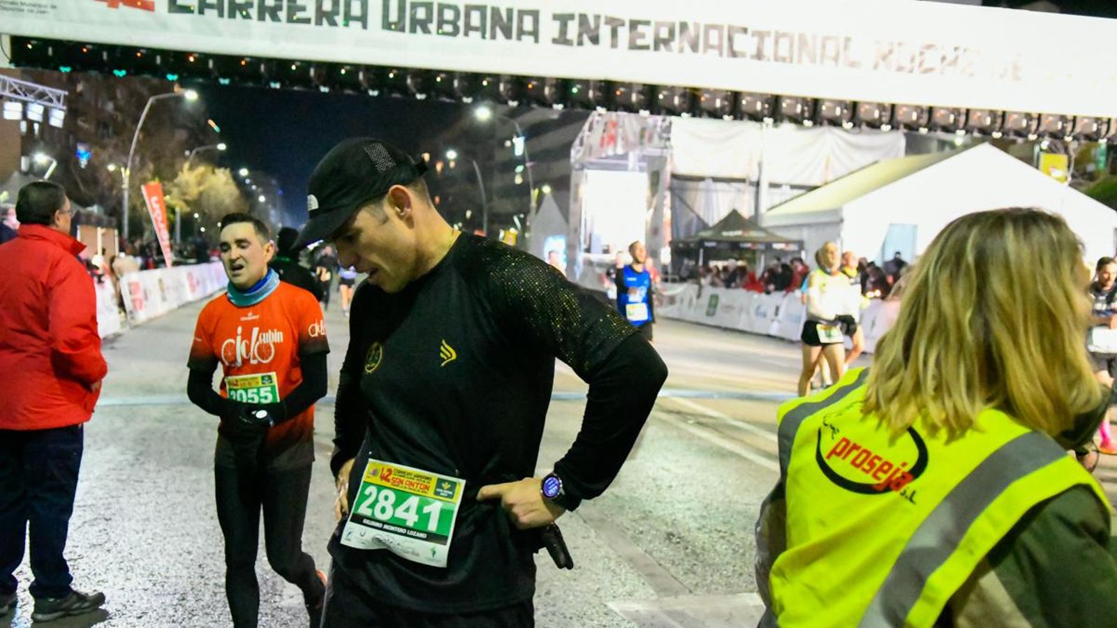 En imágenes: búscate en tu llegada a meta de la Carrera de San Antón 2025 (3)