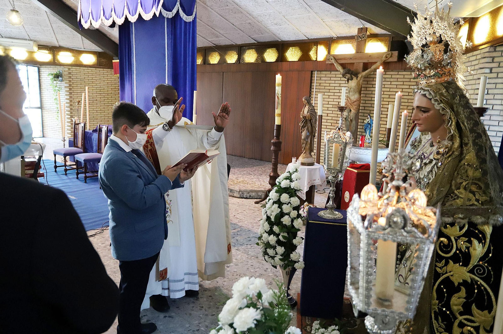 Bendición de María Santísima de la Trinidad en la iglesia de la Sagrada Familia