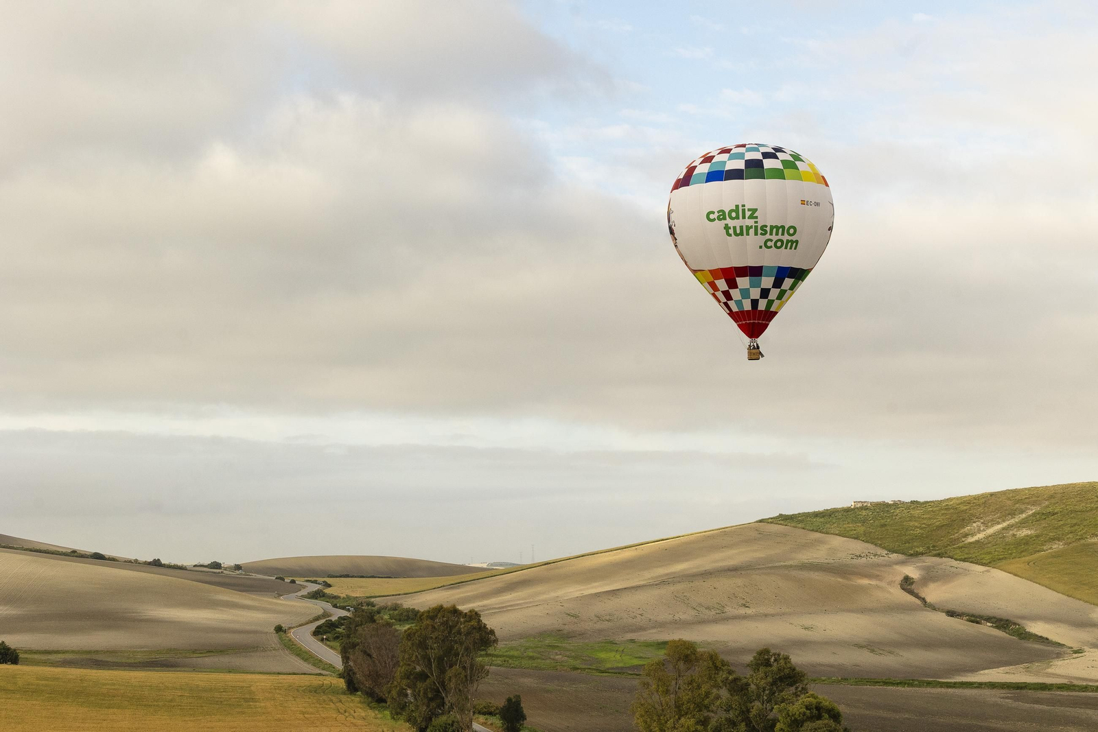 Cádiz desde el cielo en imágenes: así se ve Arcos en globo