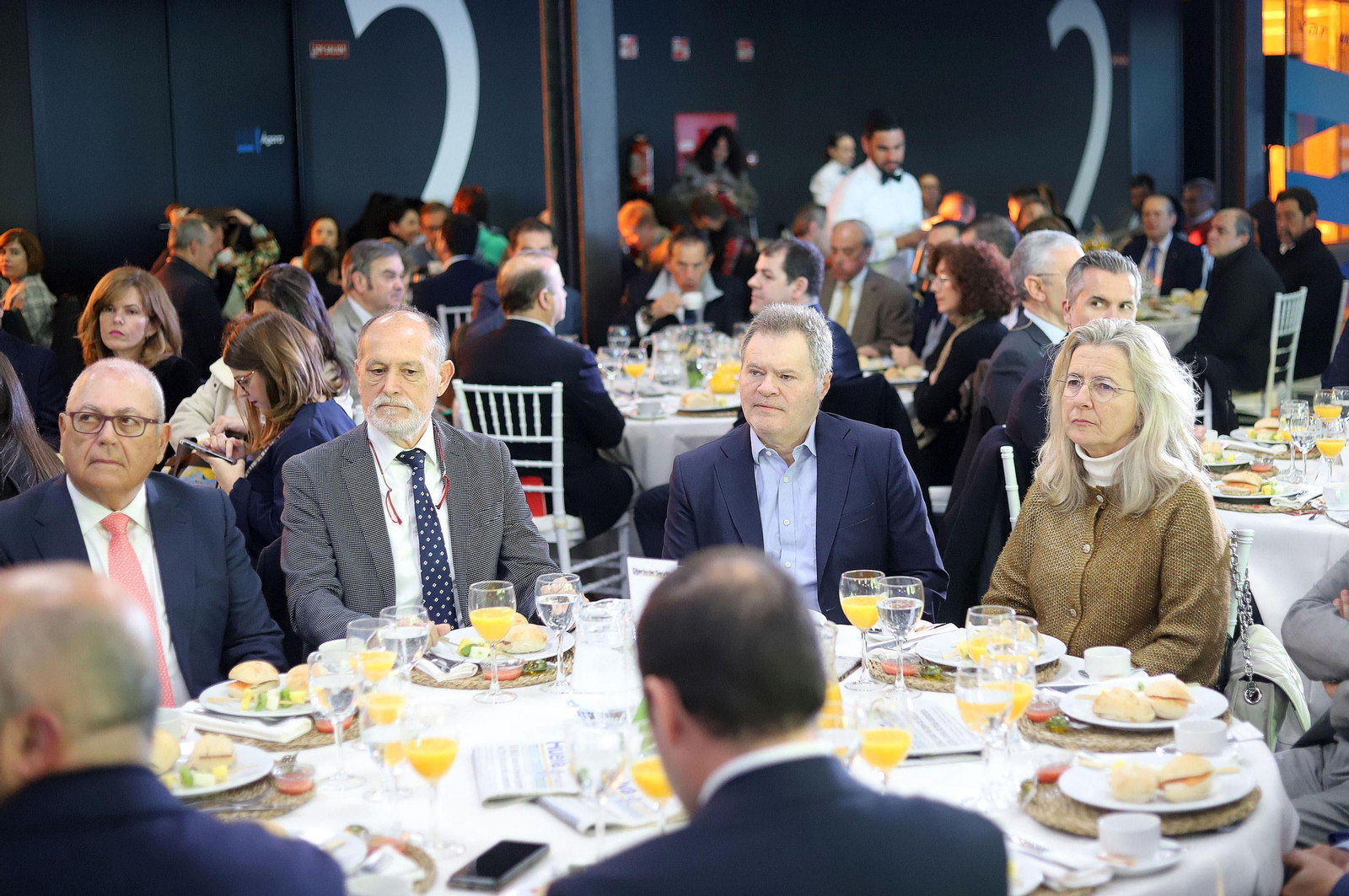 Imágenes de los asistentes al Desayuno Coloquio "Economía azul, claves para el desarrollo sostenible" organizado por el Grupo Joly