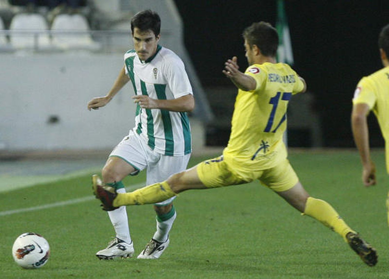 El Córdoba y el Villarreal B empatan en su partido en el Arcángel.

Foto: Álvaro Carmona