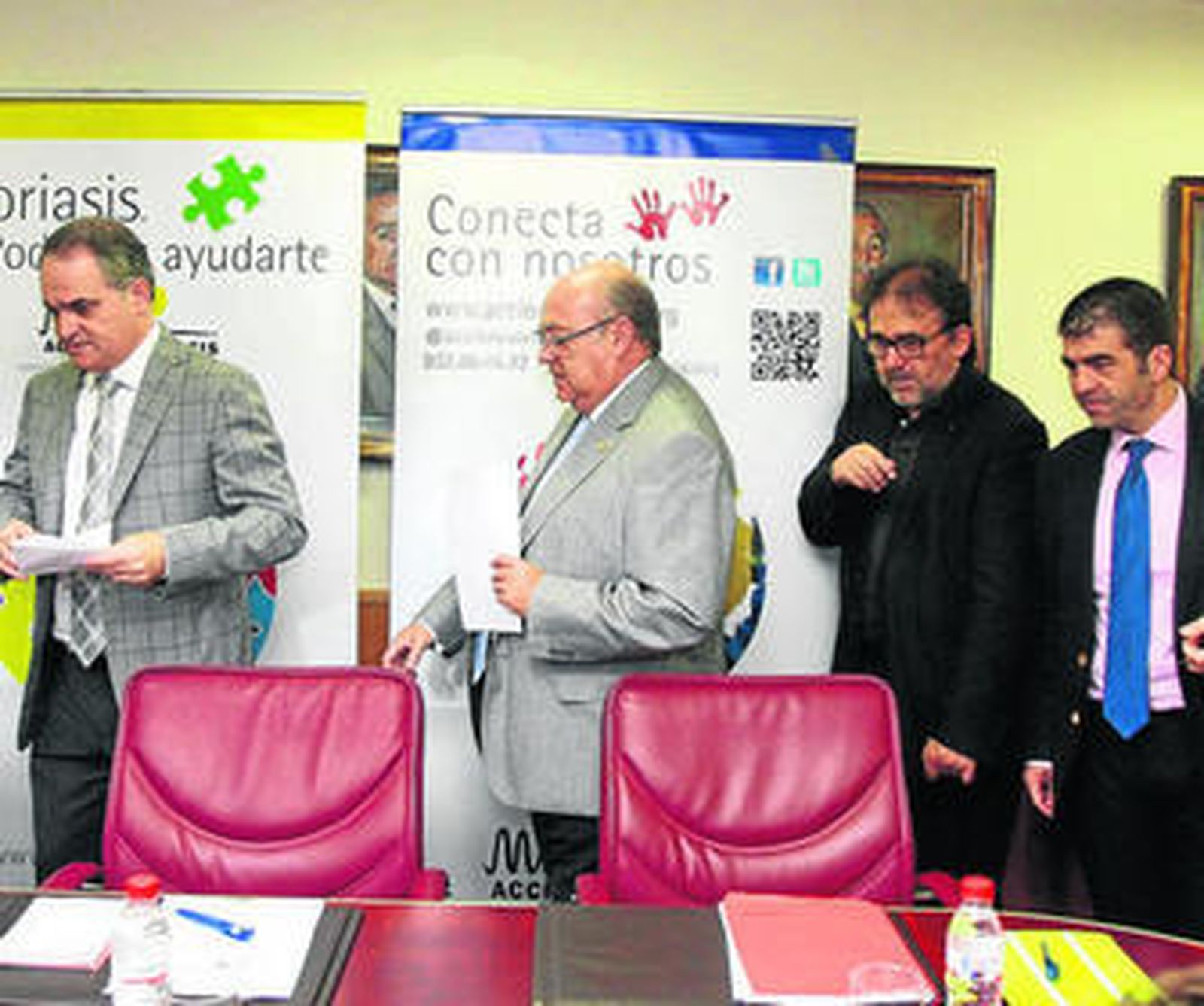 La presentación del proyecto se llevó a cabo ayer en el Colegio de Farmacéuticos de Granada.