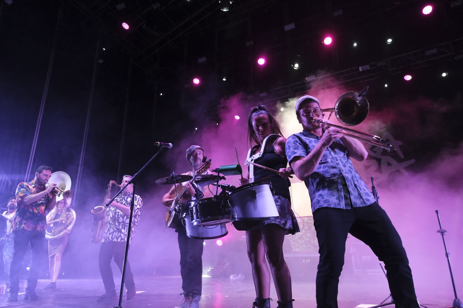 El concierto de Muchachito Bombo Infierno en el Festival de la Guitarra de Córdoba, en imágenes