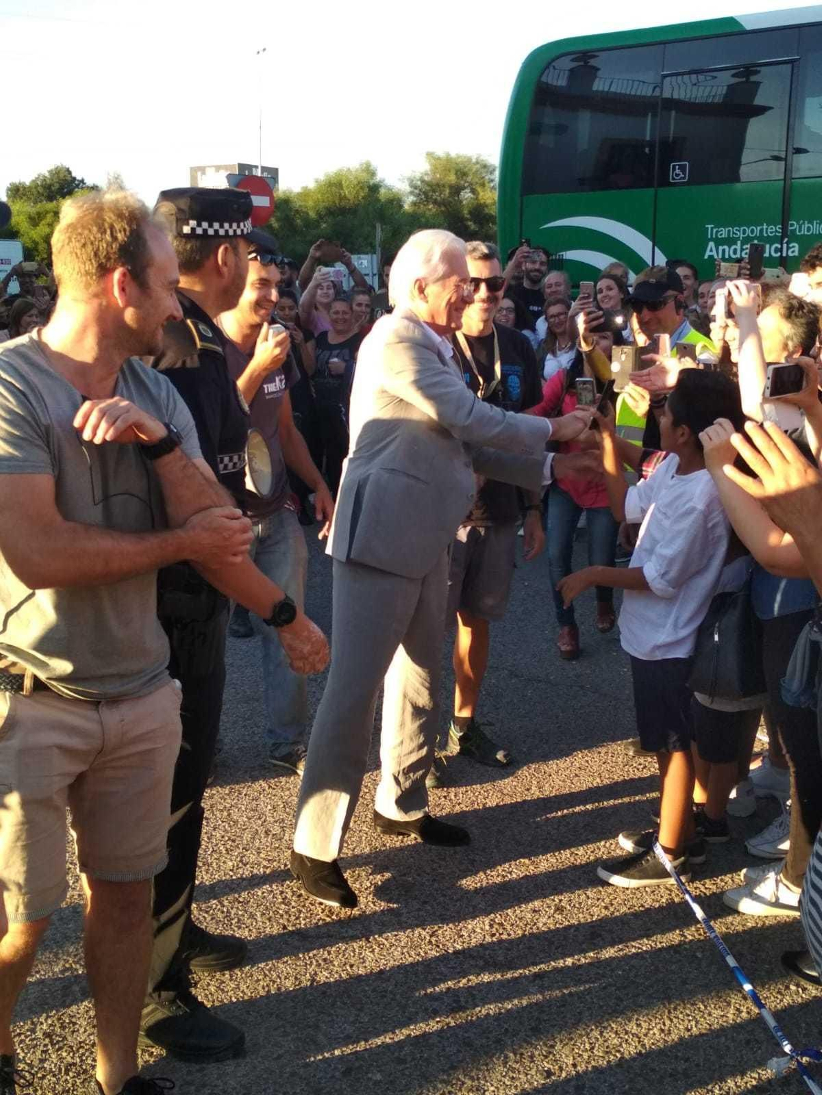 Las imágenes del rodaje de la serie de Richard Gere en Sevilla