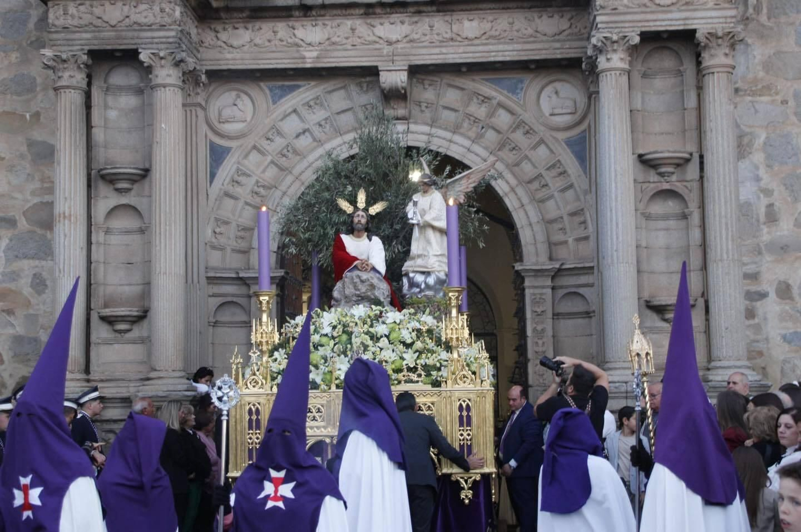 Jueves Santo en Hinojosa del Duque: La procesión del Huerto y los Dolores, en imágenes