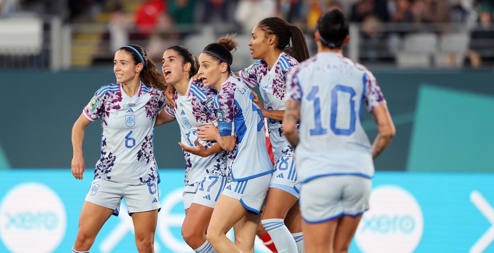 Las jugadoras españolas celebran el segundo gol de Alba Redondo.