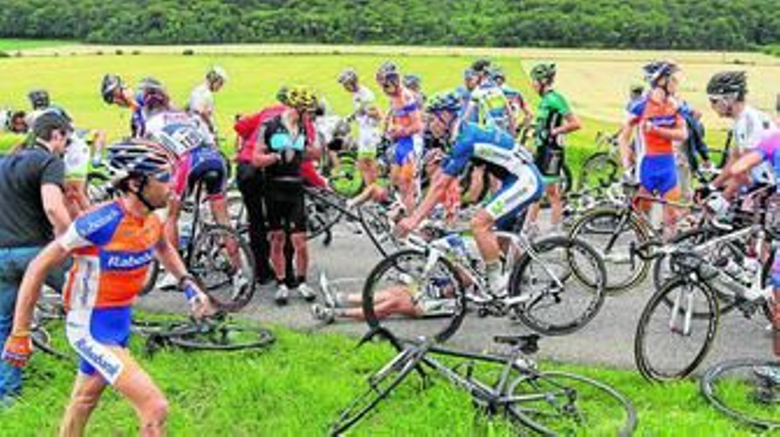 Caída en la sexta etapa del Tour de Francia 2012.