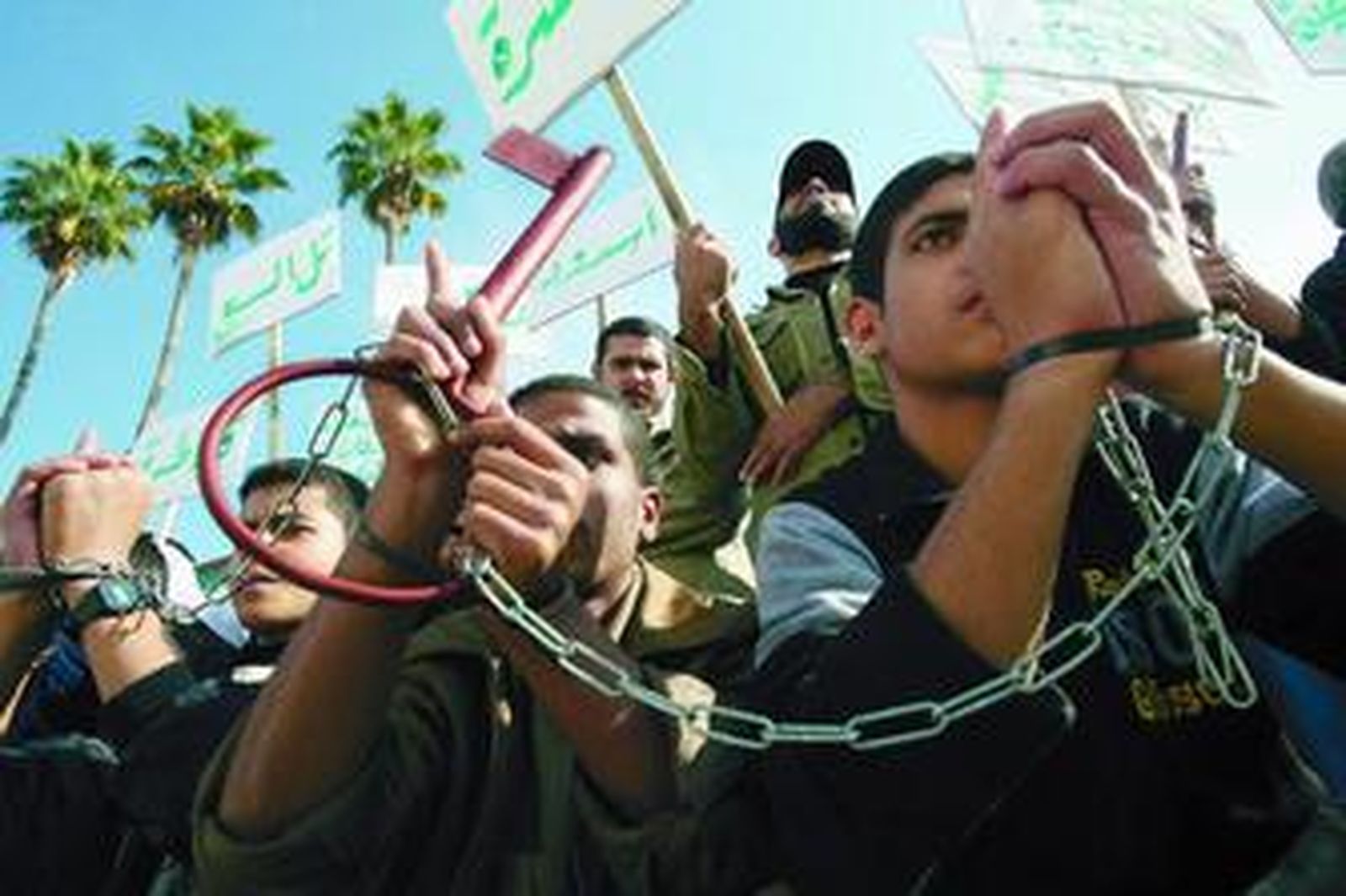 Jóvenes partidarios de Hamas se manifestaban, el pasado sábado en la Franja de Gaza, contra la conferencia de Annapolis.