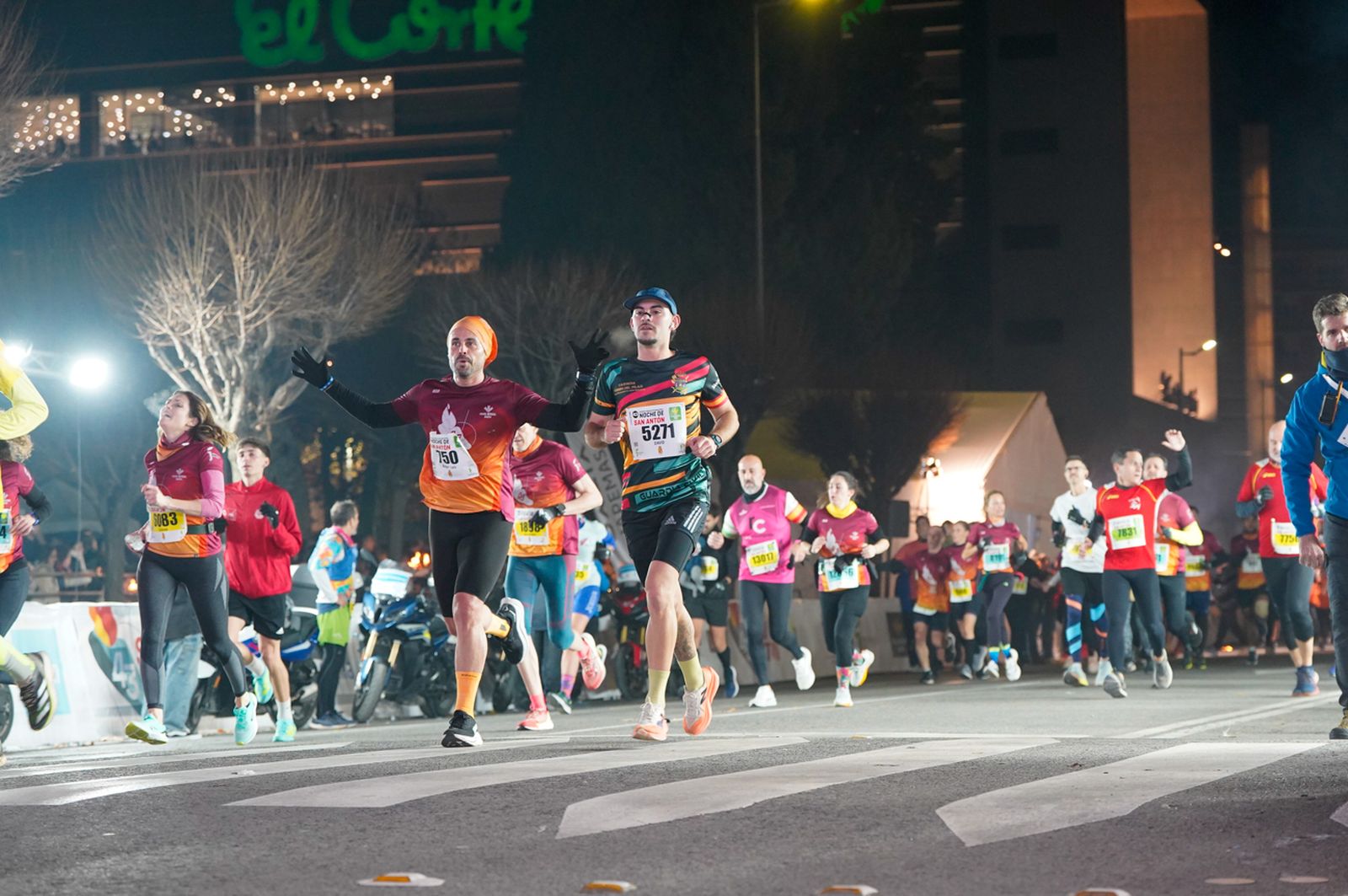 En imágenes: búscate en tu llegada a meta de la Carrera de San Antón 2026 (12)