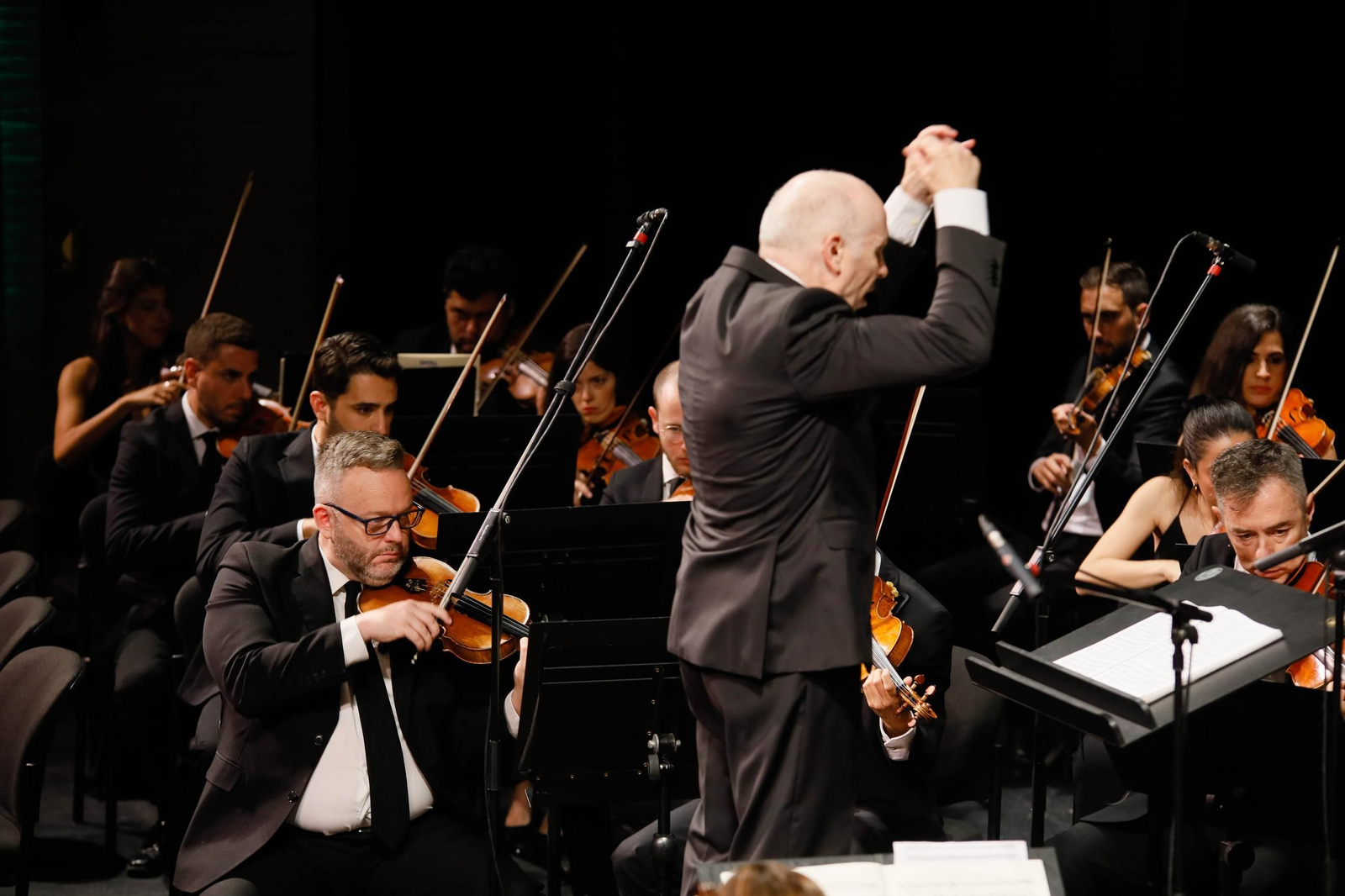 Imágenes de la novena Beethoven interpretado por la OCAL y Orfeón para Cajamar
