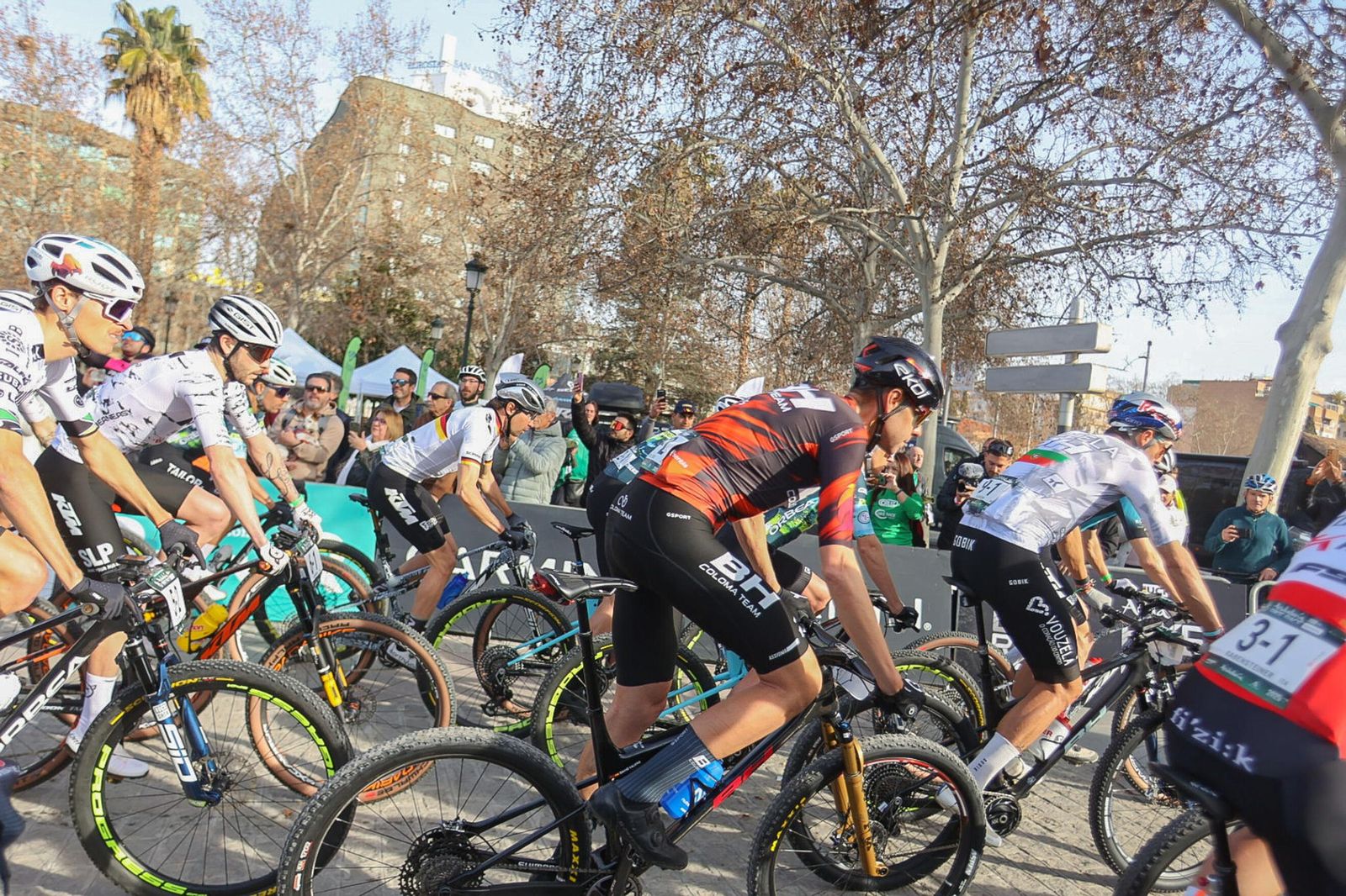 Las mejores imágenes de la primera etapa de la Andalucía Bike Race