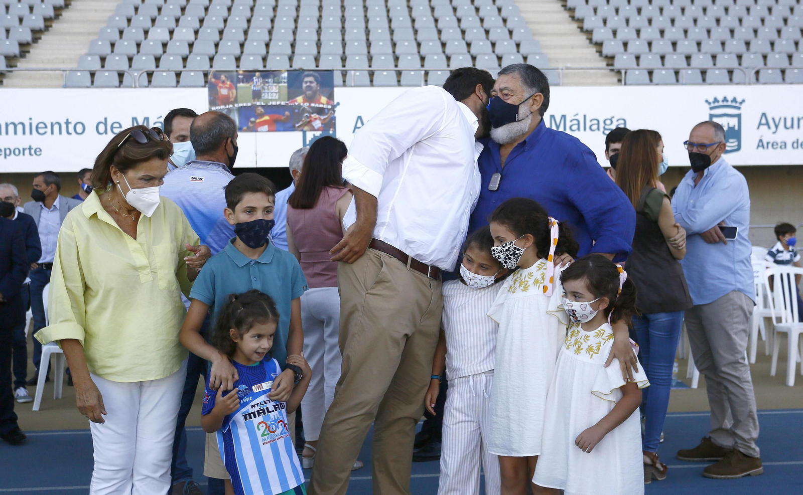 Fotos: El homenaje a Borja Vivas en el Ciudad de Málaga