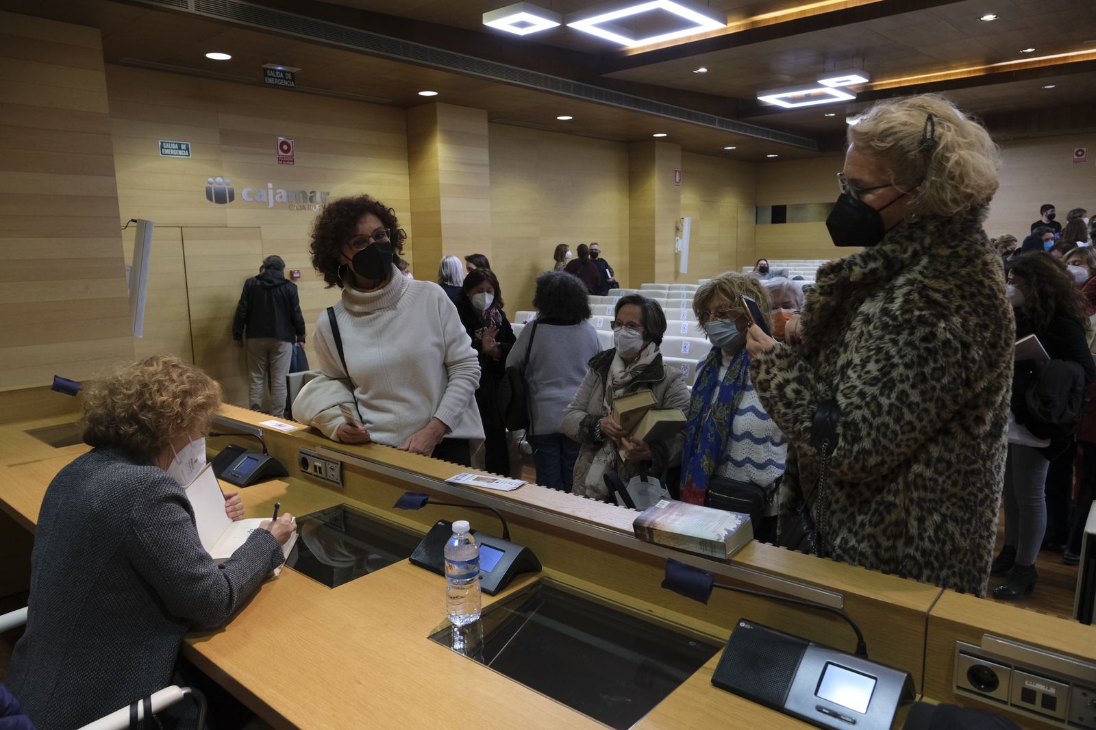 Fotogalería Diario de los Libros, con Julia Navarro. Almería