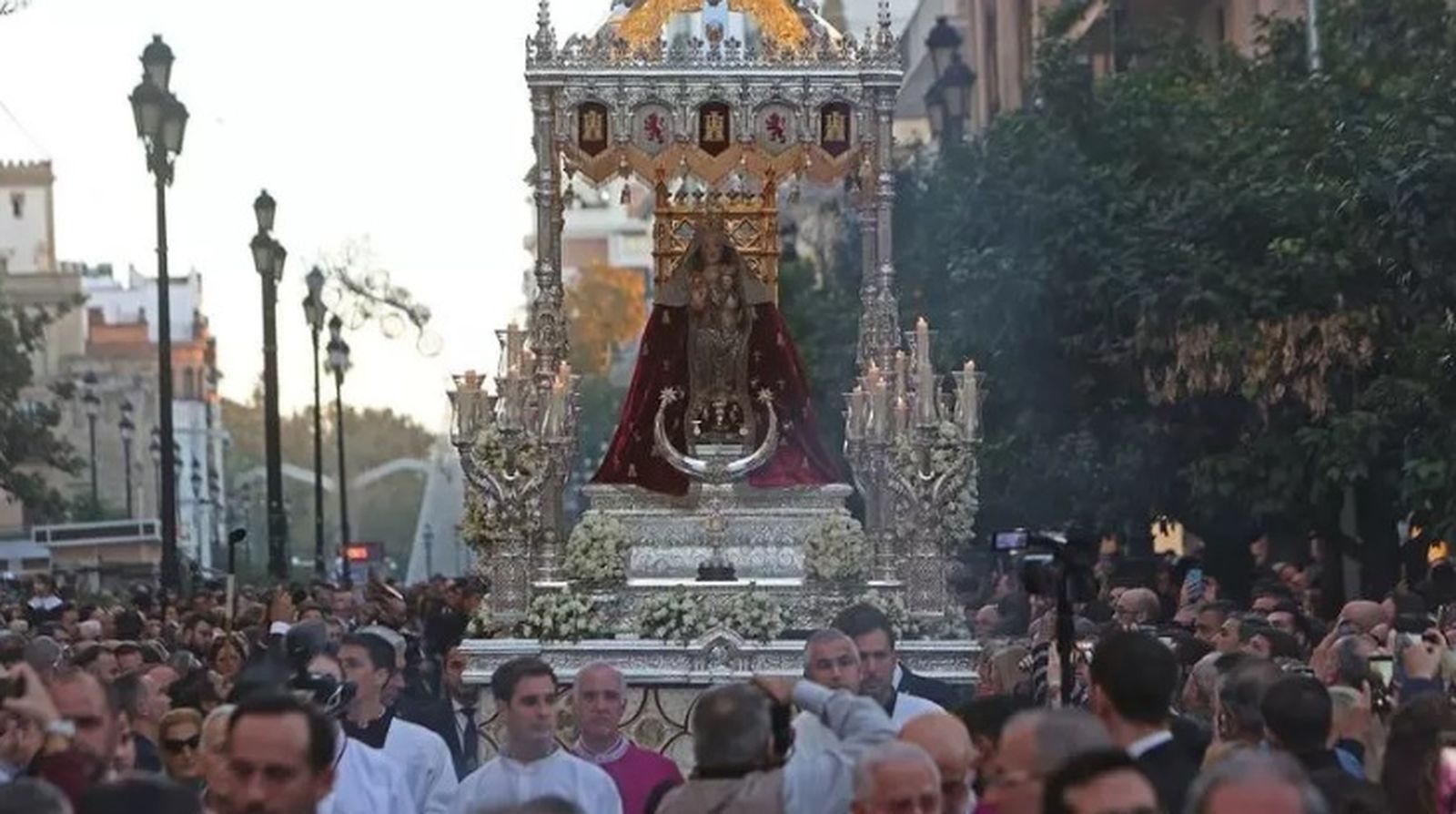 La Virgen de Valme entrará en el Salvador la noche del 8 de diciembre