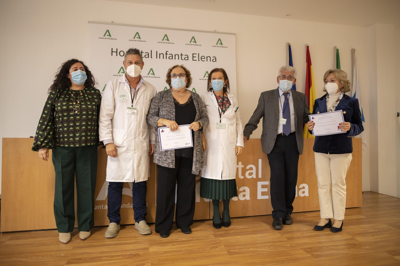 Imágenes del acto de despedida del personal sanitario del hospital Infanta Elena