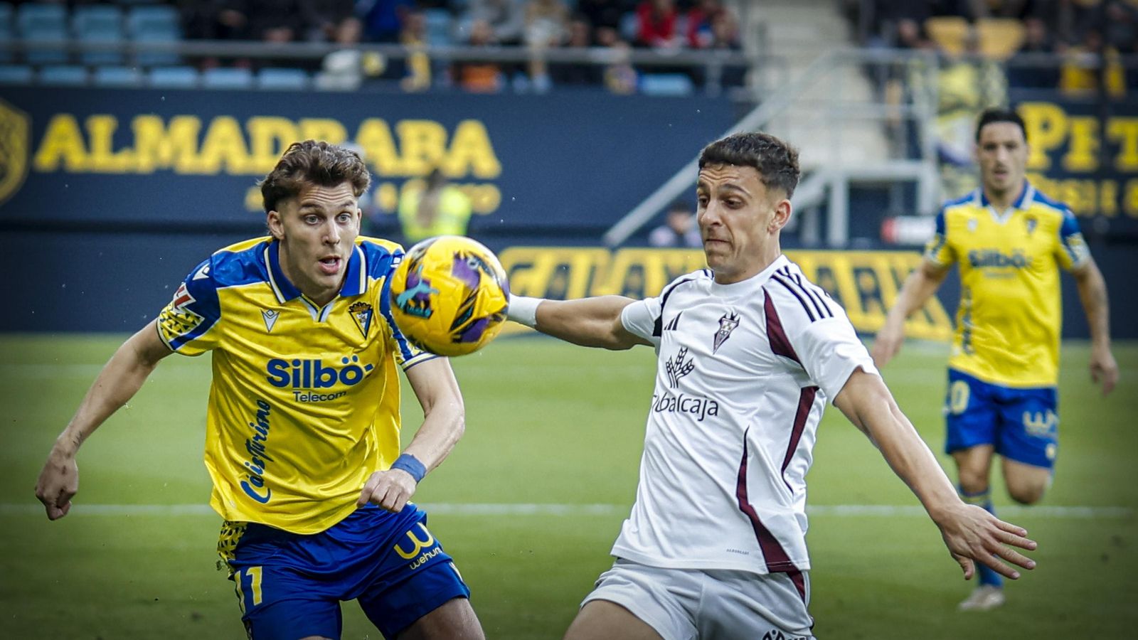 Búscate entre las fotos del partido de fútbol Cádiz CF - Albacete Balompié