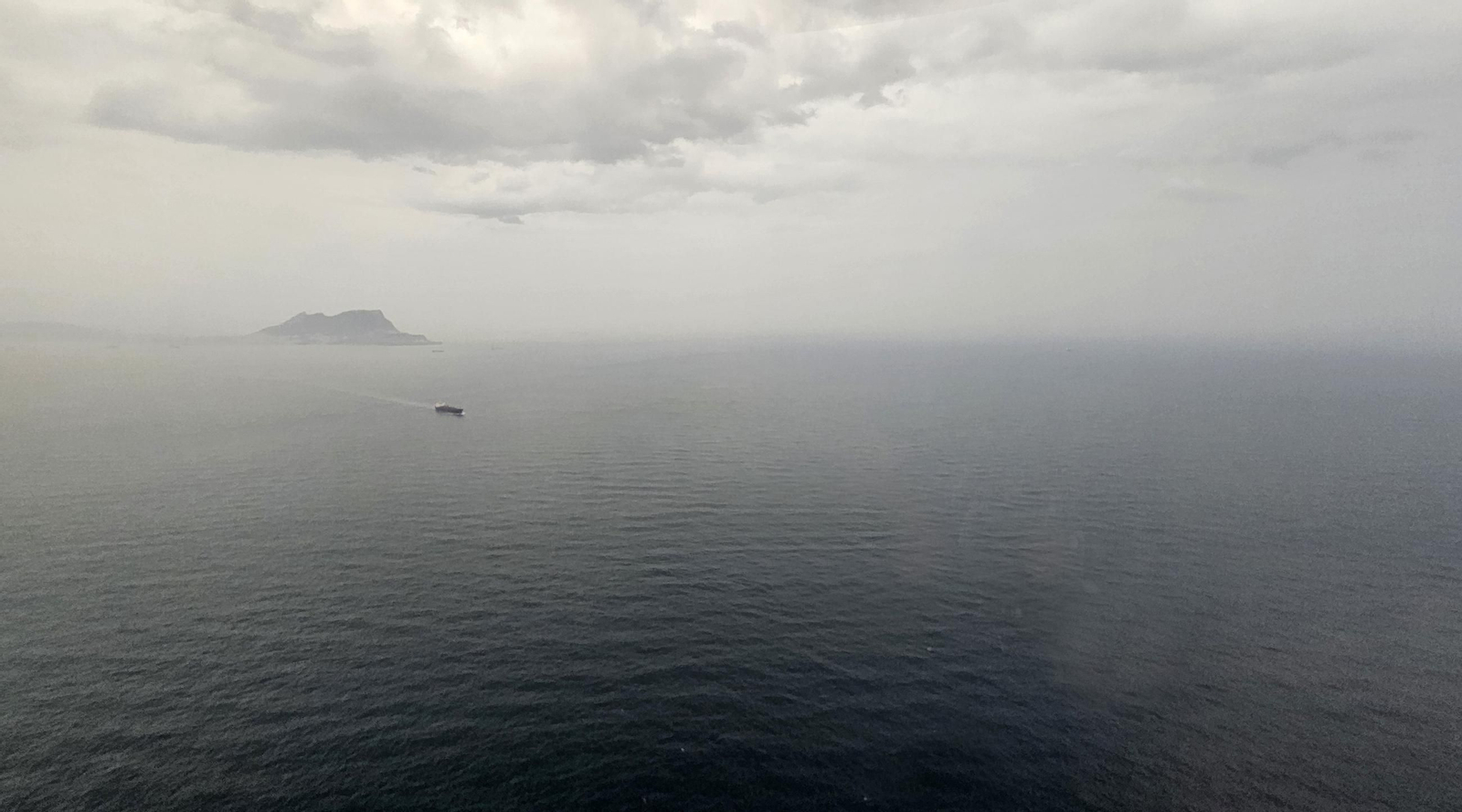 Las fotos del estrecho de Gibraltar, a vista de helicóptero: Ceuta y la bahía de Algeciras