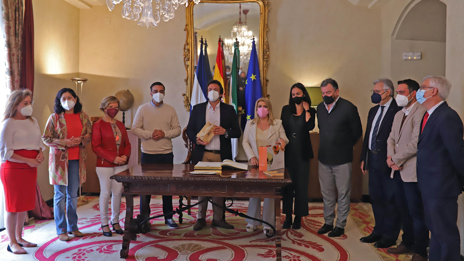 Kichi visita al ayuntamiento de Jerez