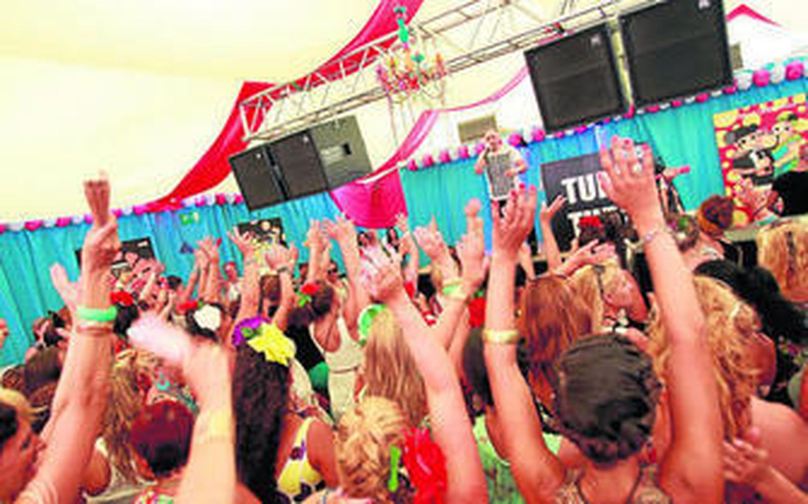 Aspecto que presentaba la caseta Turí, Turí ayer por la tarde.