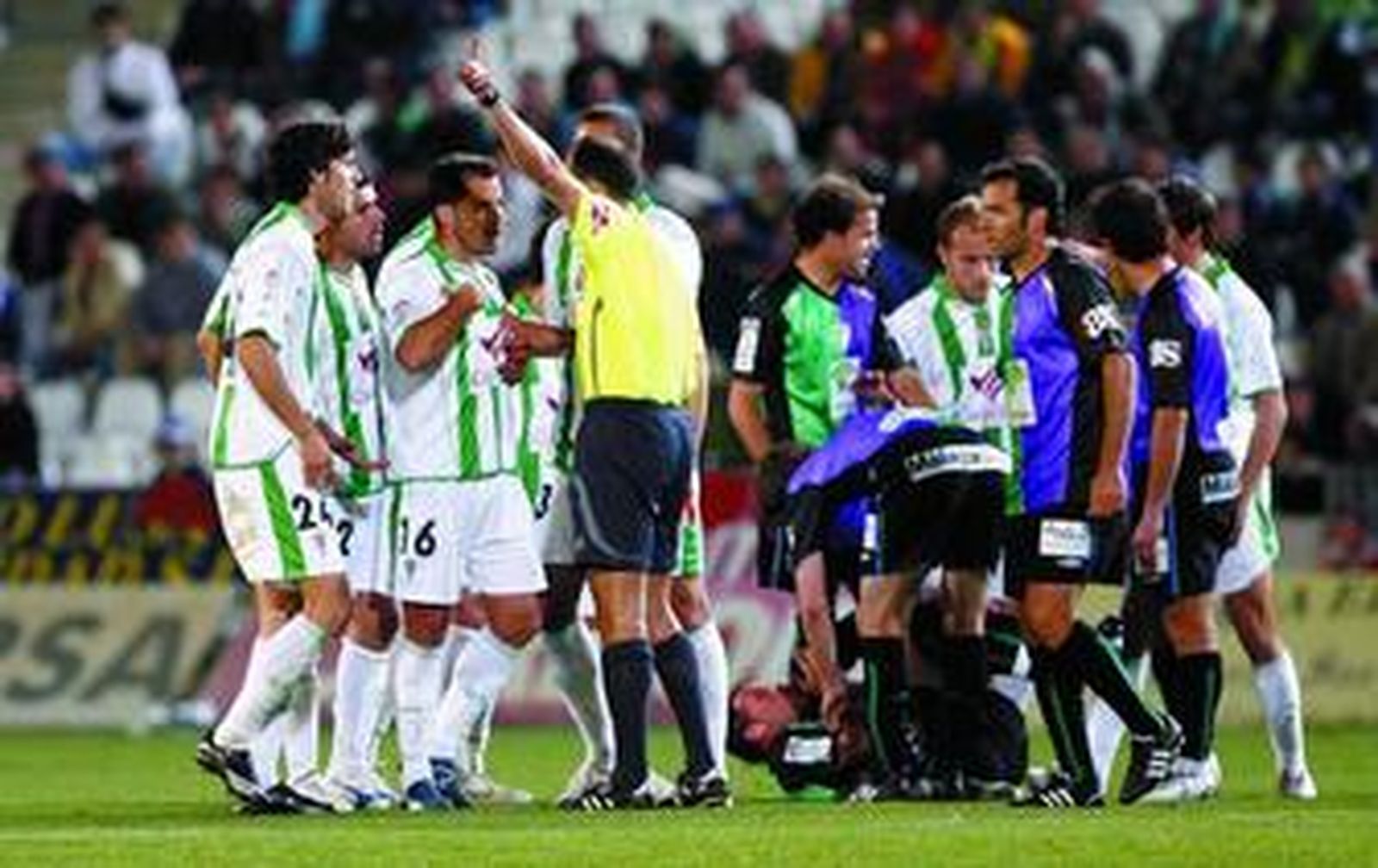 Bernabé García expulsa a Ito, el sábado en el Arcángel.