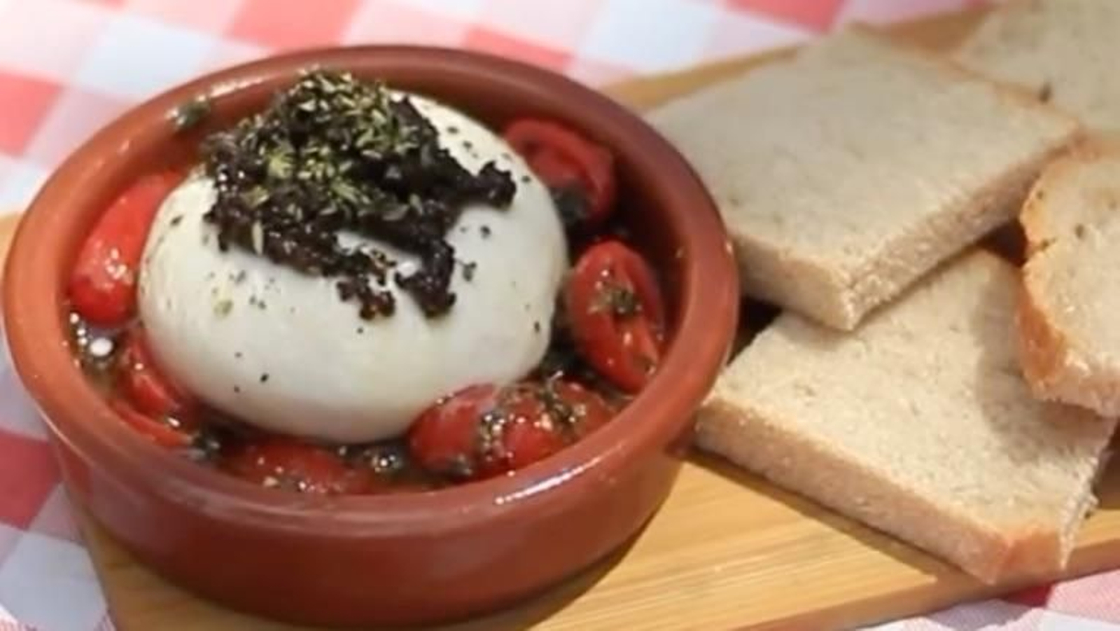 Burrata con trufa de Antica Roma