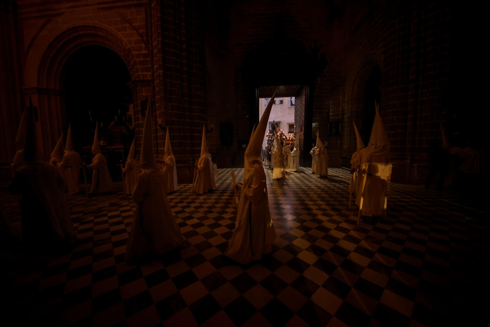 Madrugada del Viernes Santo en Jerez: imágenes de la Noche de Jesús