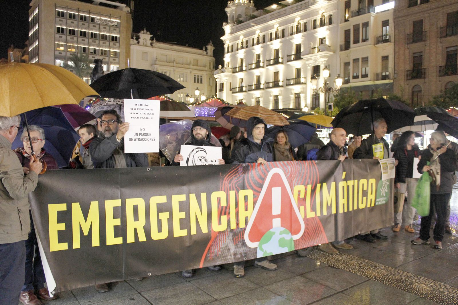 Manifestación sobre la emergencia climática en la plaza de la Tendillas.
