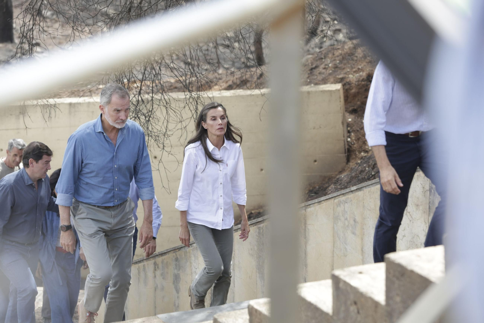 Las fotos de la visita de los Reyes a las zonas afectadas por los incendios en Sanabria y Las Médulas