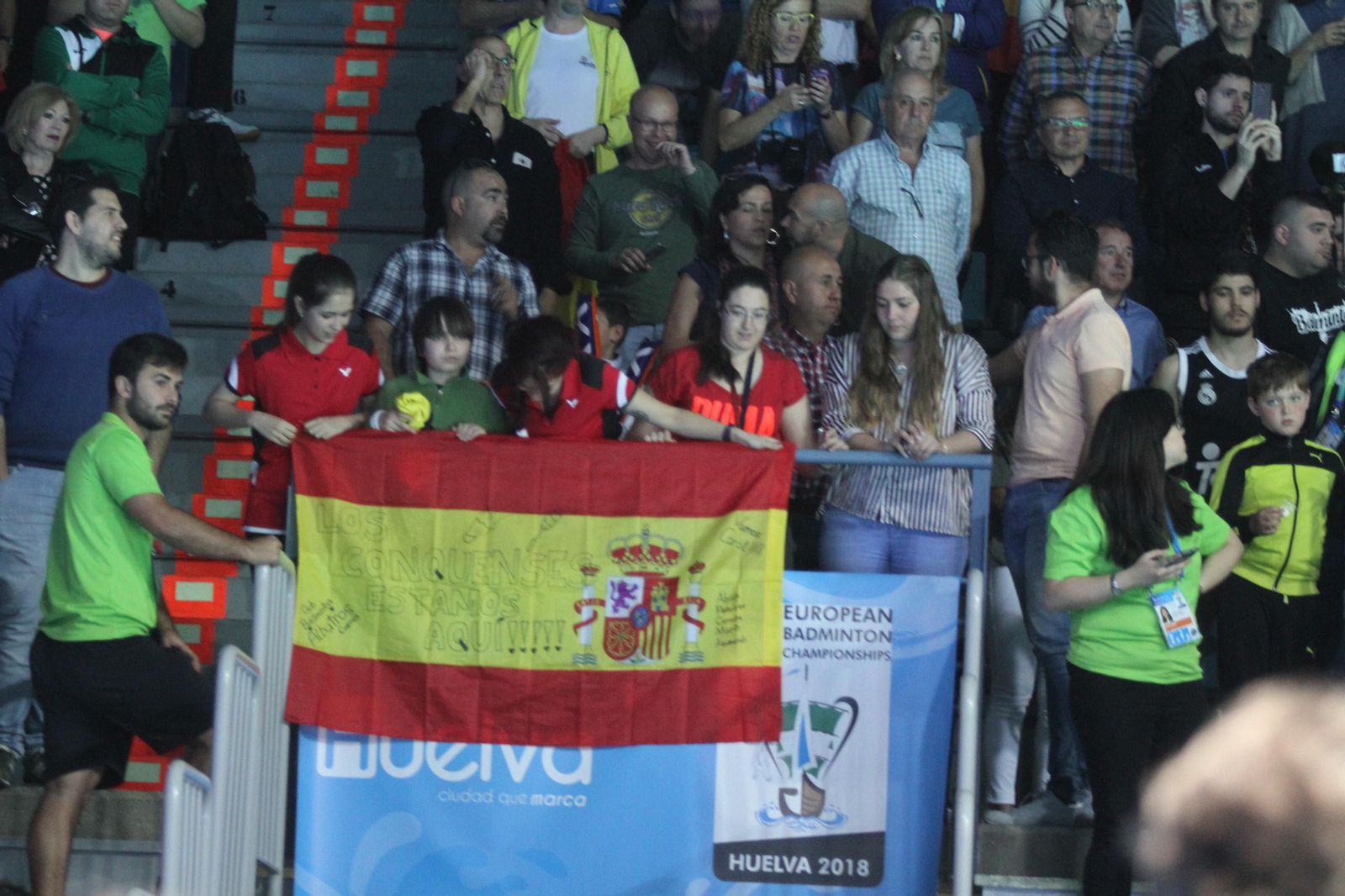 Las gradas del pabellón Carolina Marín se llenaron para ver ganar el oro a la onubense.