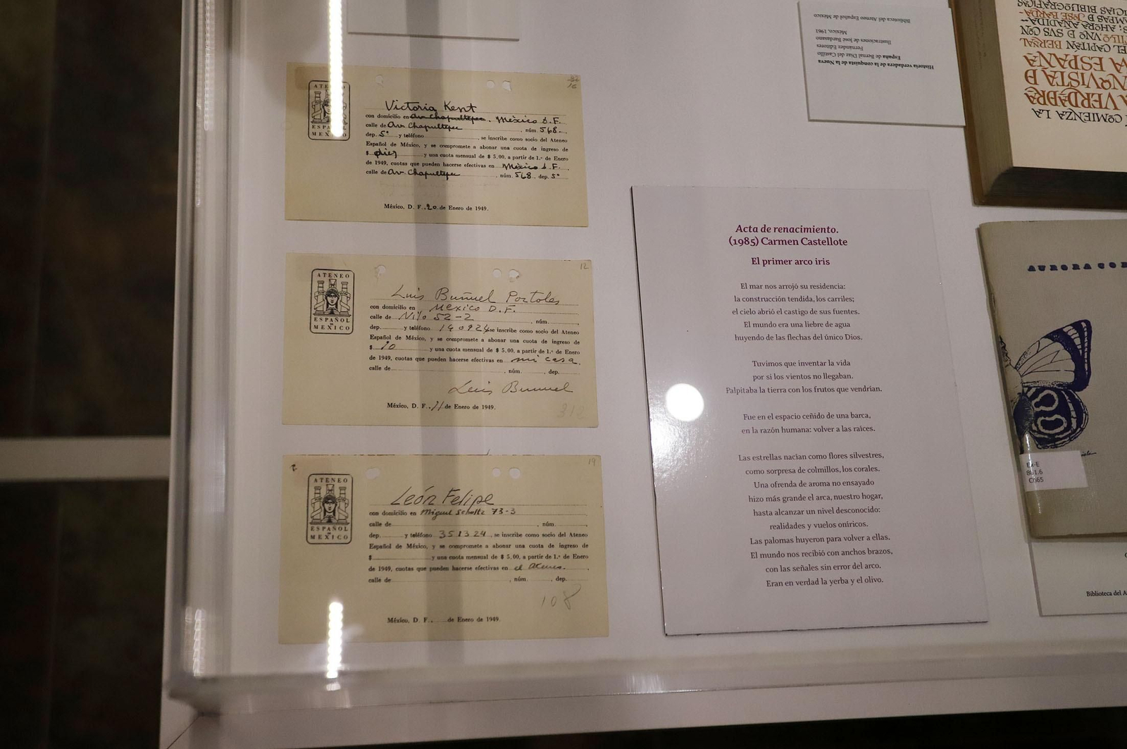 Imágenes de la exposición 'Mirada y Presencia. Obras del exilio republicano español en México'