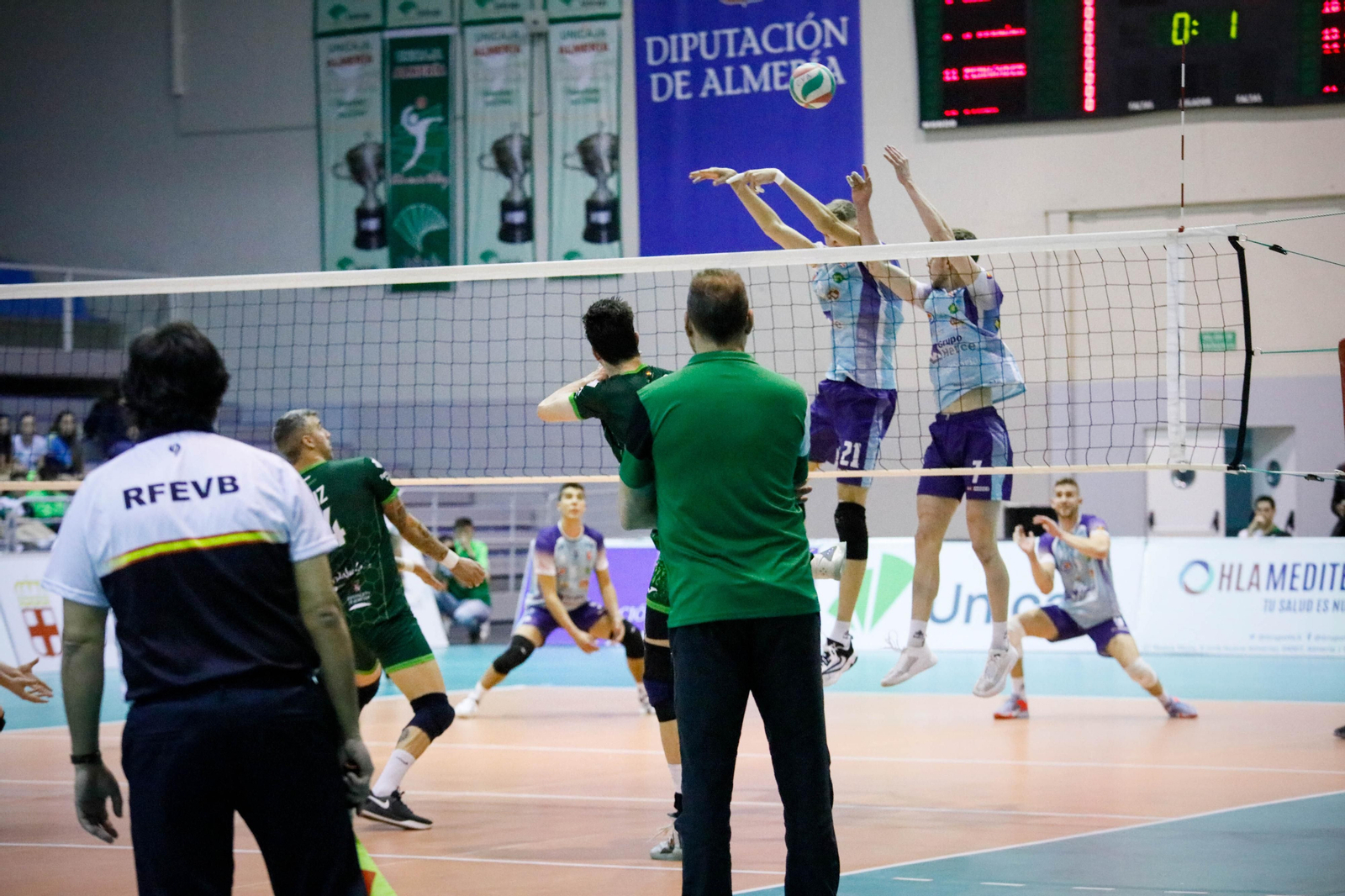 Imágenes del partido entre Unicaja Almería y Grupo Herce Soria