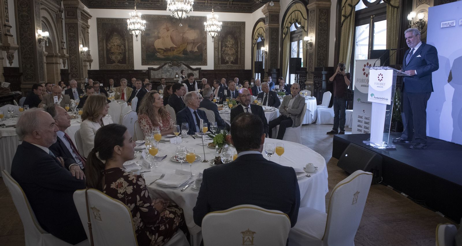 Imágenes del Foro Joly con el director de la Real Academia Española, Santiago Muñoz Machado