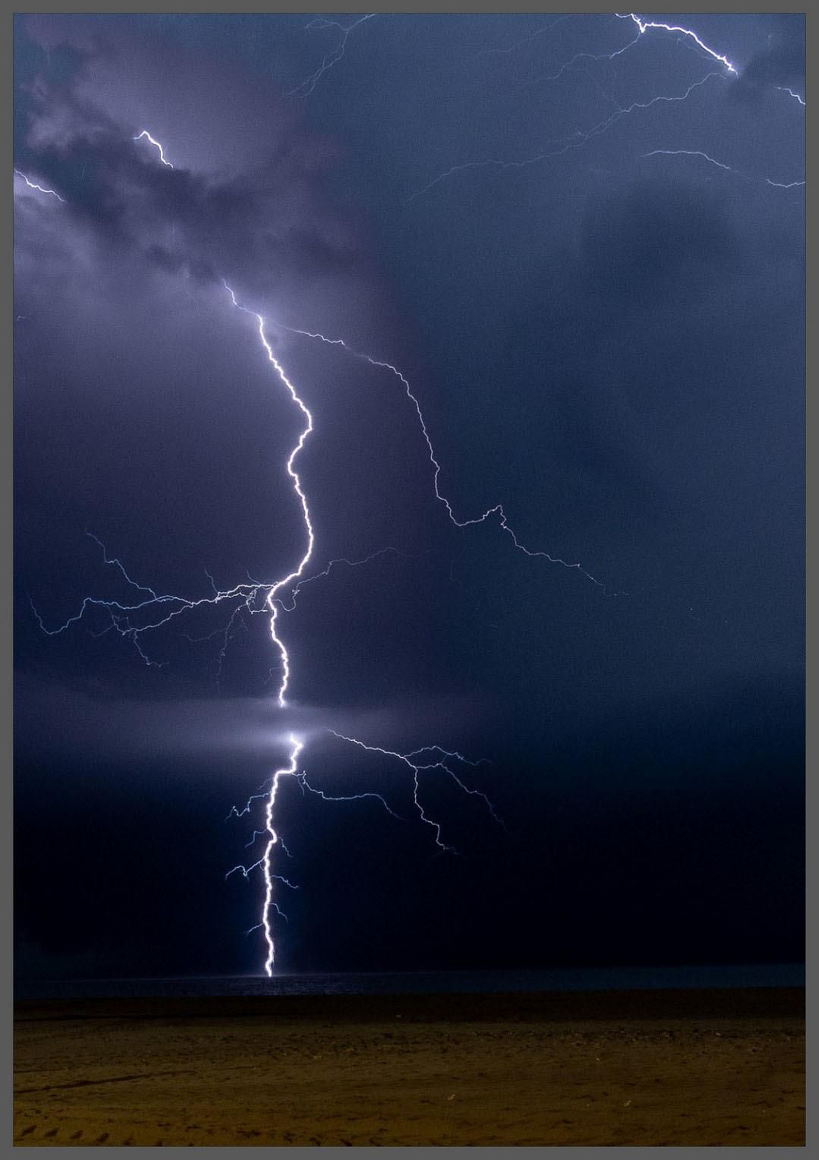 Tormenta eléctrica: Rayos sobre la Bahía de Cádiz.