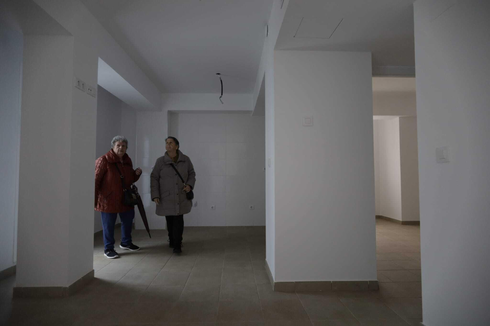 Emoción en la entrega de llaves de las casas de Doctor Marañón en Cádiz