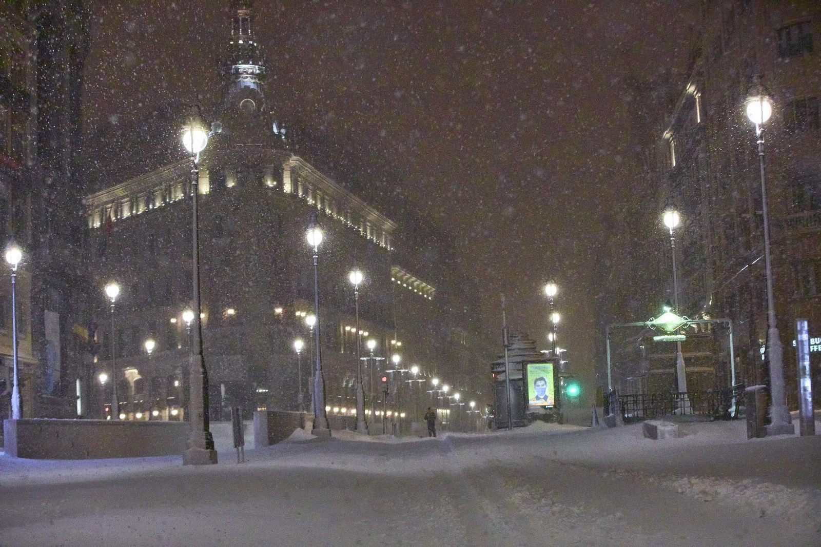 El segundo día del temporal 'Filomena' en imágenes: más nieve y caos