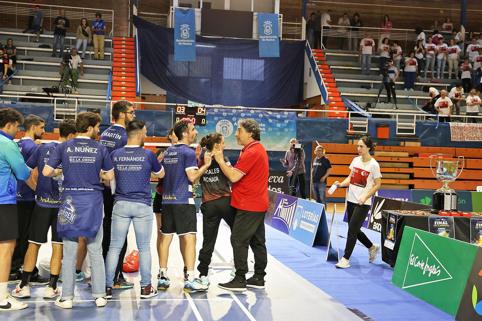 Imágenes de la final de liga de bádminton entre el IES La Orden y La RInconada