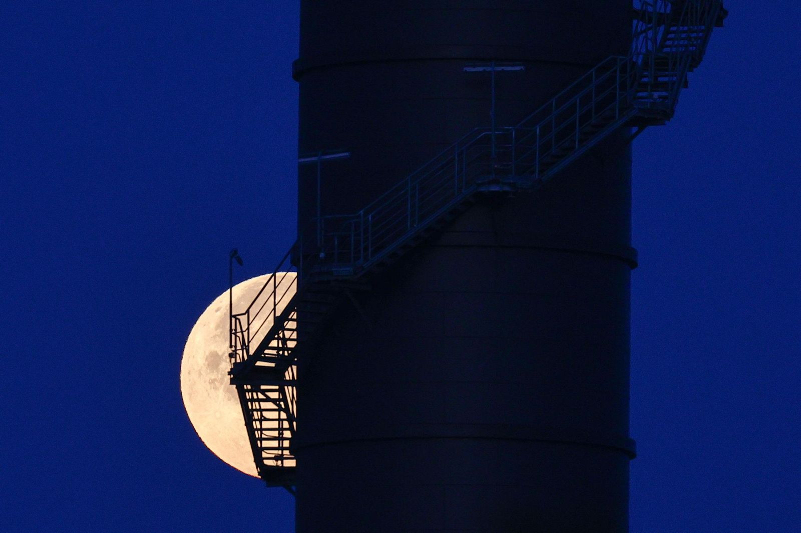 La Superluna azul captada en diferentes partes del planeta: un disfrute visual de la Luna del Esturión