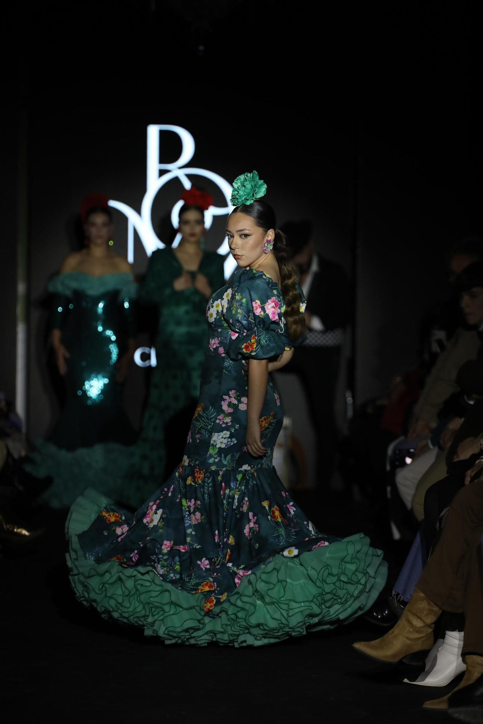 Los trajes de flamenca más en tendencia vistos en la Pasarela Flamenca Granada 2025